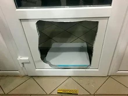 pravookhorontsi-na-prikarpatti-zatrimali-cholovika-yakiy-obikrav-yuvelirniy-magazin