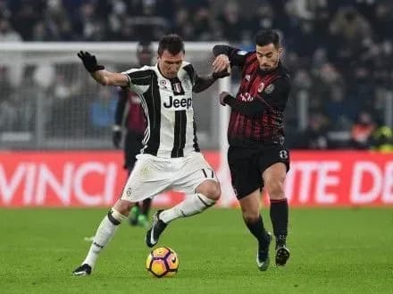 yuventus-peremig-milan-u-chvertfinali-kubka-italiyi