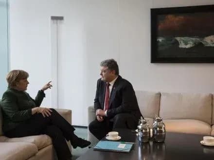 u-berlini-zakinchilisya-peregovori-p-poroshenka-i-a-merkel