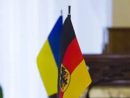 p-poroshenko-obgovoryuvav-z-a-merkel-mozhlivist-zaluchennya-ssha-do-normandskogo-formatu-k-yelisyeyev