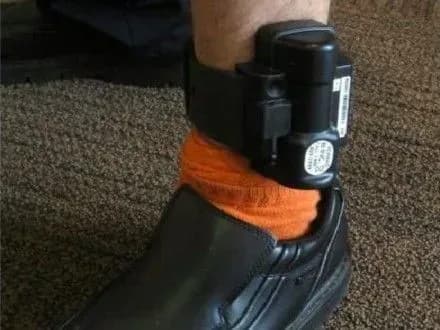 uryad-nimechchini-rozshiriv-mozhlivosti-zastosuvannya-elektronnikh-brasletiv