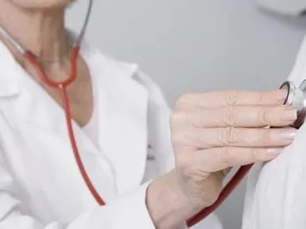 burgeri-khot-dogi-i-sosiski-mozhut-viklikayut-rak-vooz