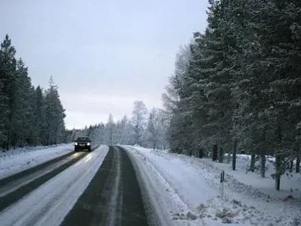 u-trokh-oblastyakh-ukrayini-obmezheno-rukh-transportu-na-avtoshlyakhakh
