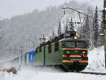 vsi-pasazhirski-poyizdi-kursuyut-za-grafikom