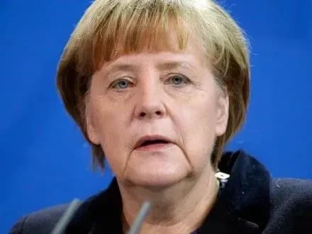 a-merkel-zaklikala-v-putina-vplinuti-na-boyovikiv-donbasu