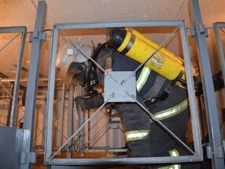 mikolayivski-ryatuvalniki-proveli-trenuvannya-na-bazi-modernizovanoyi-teplodimokameri