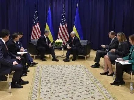 zustrich-p-poroshenka-z-m-pensom-trivala-vdvichi-dovshe-zaplanovanogo-chasu