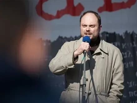 rosiyskiy-opozitsioner-v-kara-murza-viyikhav-za-kordon-pislya-otruyennya