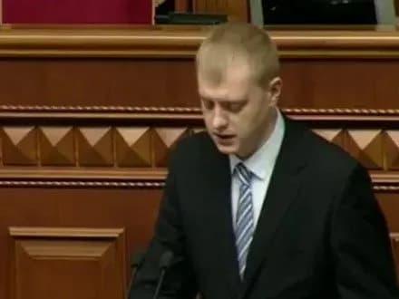 u-radi-sklav-prisyagu-novoobraniy-nardep