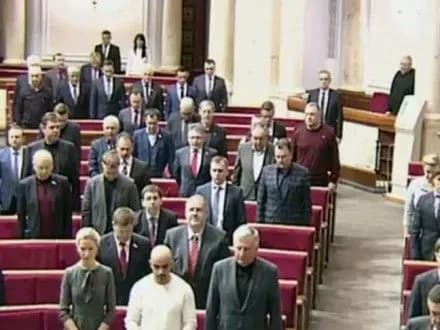 nardepi-vshanuvali-pamyat-geroyiv-nebesnoyi-sotni-1