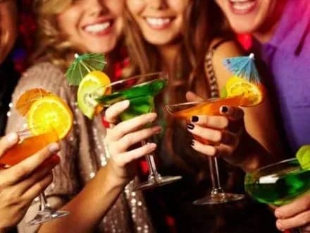 kupuvati-alkogol-ukrayintsyam-proponuyut-vzhe-y-u-sotsialnikh-merezhakh