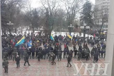 okhoronu-verkhovnoyi-radi-posilili-cherez-masovi-zakhodi