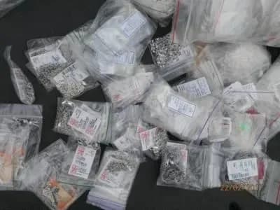 prikordonniki-zatrimali-partiyu-sribnikh-virobiv-na-ponad-pivmilyona-grn