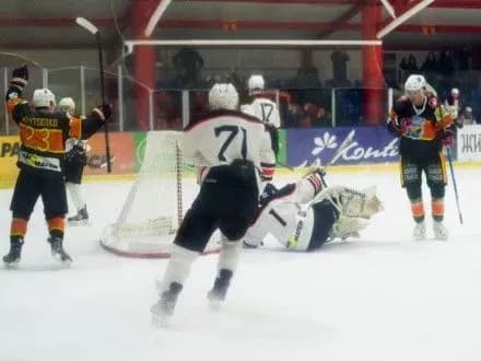 khokeyisti-kremenchuka-rozgromili-kiyivskiy-dzheneralz