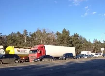 odeska-trasa-v-rayoni-umani-zablokovana-aktivistami-politsiya