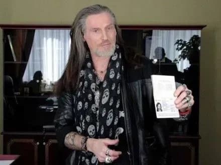 rosiyskiy-shoumen-m-dzhigurda-otrimav-gromadyanstvo-dnr