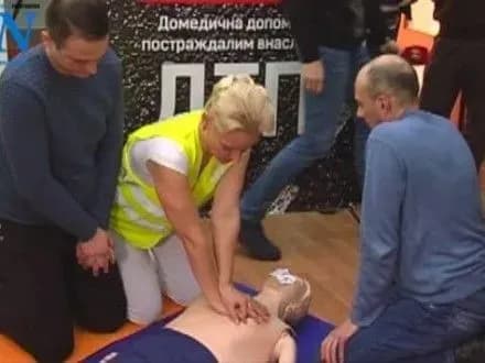 u-kiyevi-vodiyiv-komunalnikh-pidpriyemstv-vchili-domedichniy-dopomozi-pri-dtp