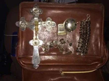 kolektsiyu-starovinnikh-yuvelirnikh-prikras-viyavili-na-kordoni-z-moldovoyu