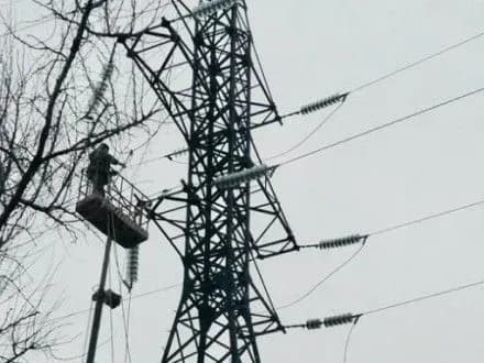 v-avdiyiitsi-rozpochali-roboti-z-vidnovlennya-energopostachannya