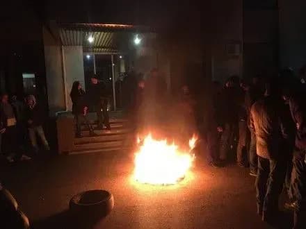 pid-stinami-rivnenskoyi-oda-zapalili-shini