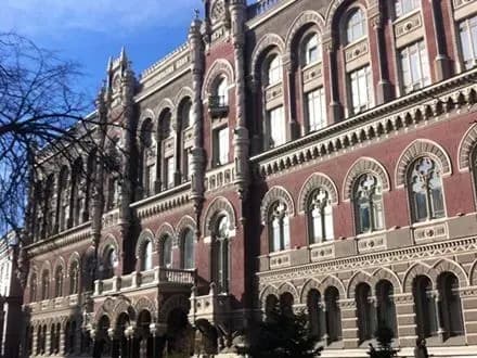 nbu-rosiyski-banki-vedut-peremovini-stosovno-yikhnogo-prodazhu