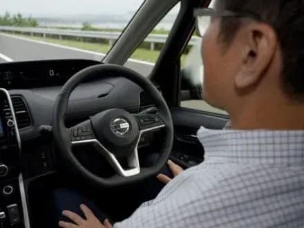 litnikh-yapontsiv-zaklikali-obminyati-vodiyski-prava-na-zdeshevlennya-ritualnikh-poslug