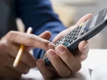 prezident-doruchiv-peredati-chastinu-povnovazhen-z-formuvannya-tarifiv-mistseviy-vladi