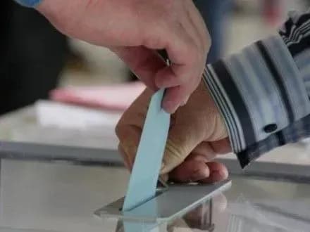 mayzhe-polovina-frantsuziv-ne-znaye-za-kogo-golosuvati-opituvannya
