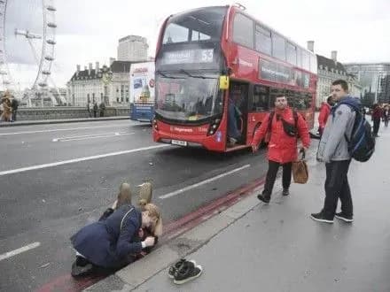 v-londoni-u-likarni-pomerla-sche-odna-zhertva-teraktu