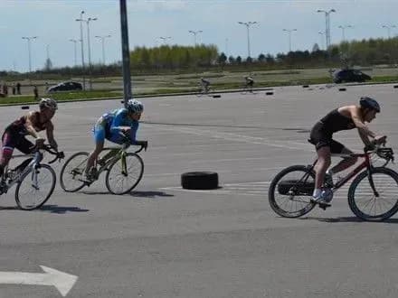 chastina-trasi-kiyiv-chop-perekrita-cherez-triatlon