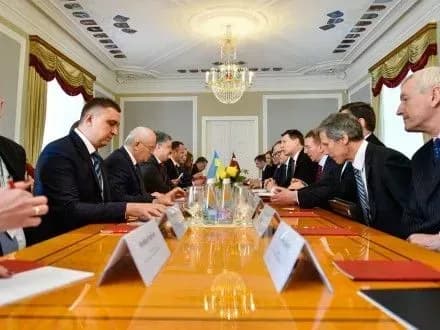 p-poroshenko-u-latviyi-zayaviv-pro-domovlenist-schodo-povernennya-v-ukrayinu-vkradenikh-aktiviv