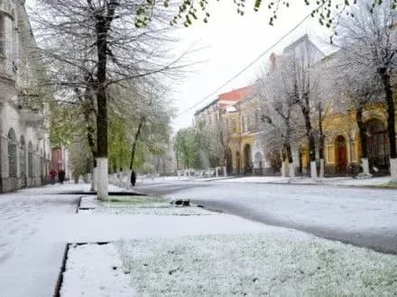 sotni-naselenikh-punktiv-zalishilisya-bez-elektriki-cherez-negodu-v-moldovi