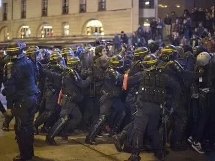 blizko-30-lyudey-zatrimali-pislya-demonstratsiyi-v-parizhi
