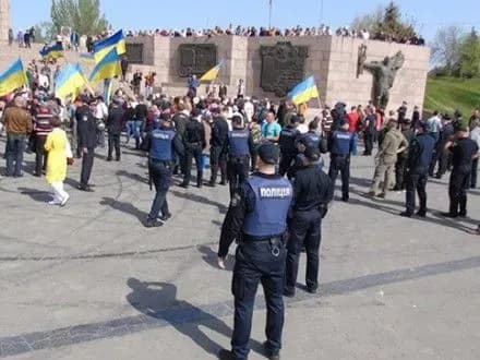 dvoye-lyudey-postrazhdali-pid-chas-masovikh-zakhodiv-u-khersoni