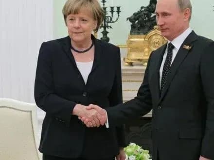 stalo-vidomo-yaki-pitannya-porushuvatimut-na-zustrichi-a-merkel-ta-v-putin