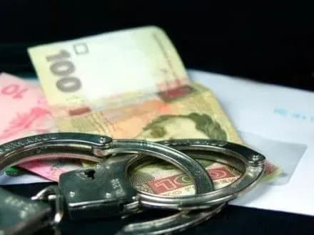 za-khabar-u-mayzhe-400-tis-grn-suditimut-eks-direktora-mikolayivskogo-oblavtodoru