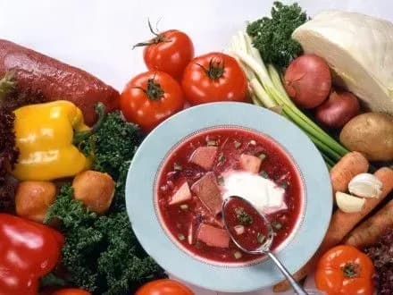 ovochi-borschovogo-naboru-podorozhchali-u-kvitni-na-78-uak