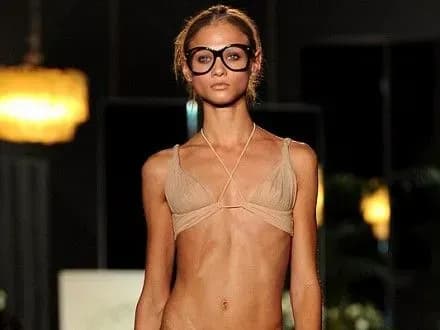 u-frantsiyi-modelyam-zaboronili-buti-zanadto-khudimi