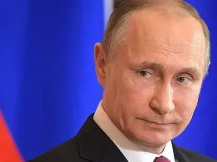 v-putin-pribuv-z-robochim-vizitom-do-frantsiyi