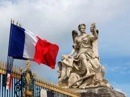 u-parizhi-rozrakhovuyut-na-vidkritiy-i-pryamiy-dialog-z-v-putinim