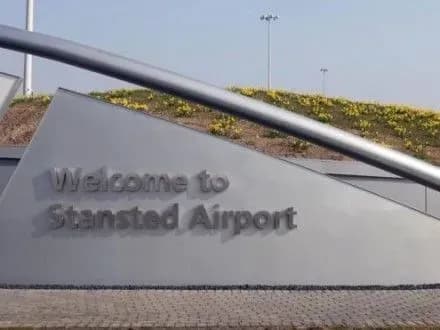 v-aeroportu-londona-zatrimali-cholovika-za-pidozroyu-v-pidgotovtsi-teraktiv