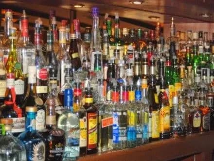 zmi-nazvali-alkogolni-brendi-yaki-mozhe-zatrimati-mitnitsya