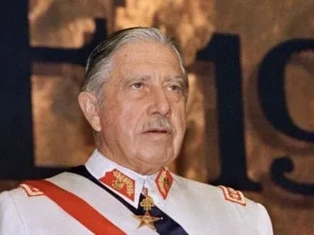 u-chili-vigolosili-virok-ponad-100-spivrobitnikam-spetssluzhb-a-pinocheta