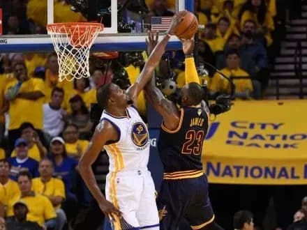 golden-steyt-vstanoviv-rekord-za-kilkistyu-peremog-v-pley-of-nba