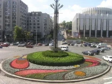 na-yevropeyskiy-ploschi-ta-khreschatiku-zaboronyat-rukh-transportu