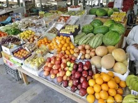 iran-vidpraviv-do-kataru-pyat-litakiv-z-produktami-kharchuvannya