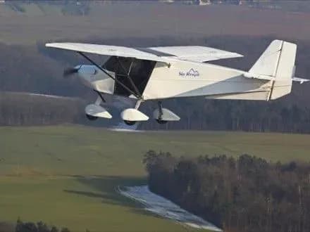 planer-na-rivnenschini-rozbivsya-cherez-rozriv-sertsya-pilota