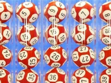 uryad-shukaye-koshti-dlya-zakrittya-byudzhetnoyi-diri-u-52-mlrd-grn-ekspert