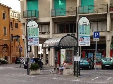 v-italiyi-zupinivsya-transport