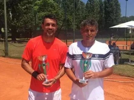 legendarniy-futbolist-milana-p-maldini-debyutuye-u-profesiynomu-tenisi